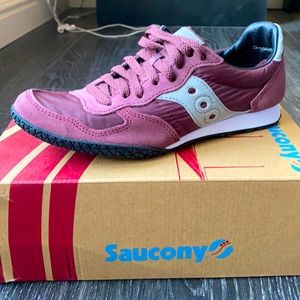 Saucony Bullet Sneaker - Size 8.